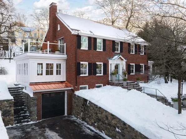 60 Alberta Rd, Brookline, MA 02467