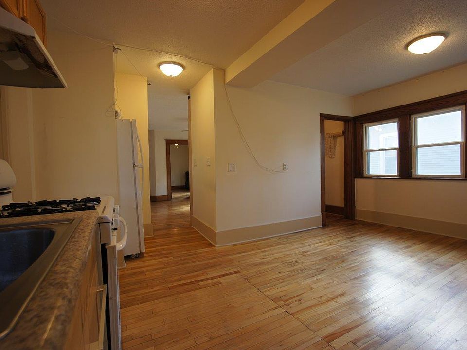 1st image of 2620 Polk St NE