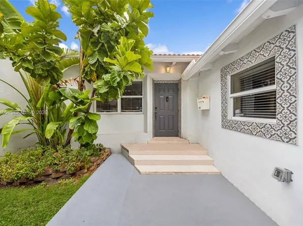 1324 Normandy Dr, Miami Beach, FL 33141