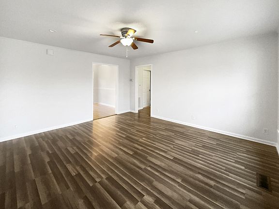 3rd image of 813 Merritt Lewis Ln