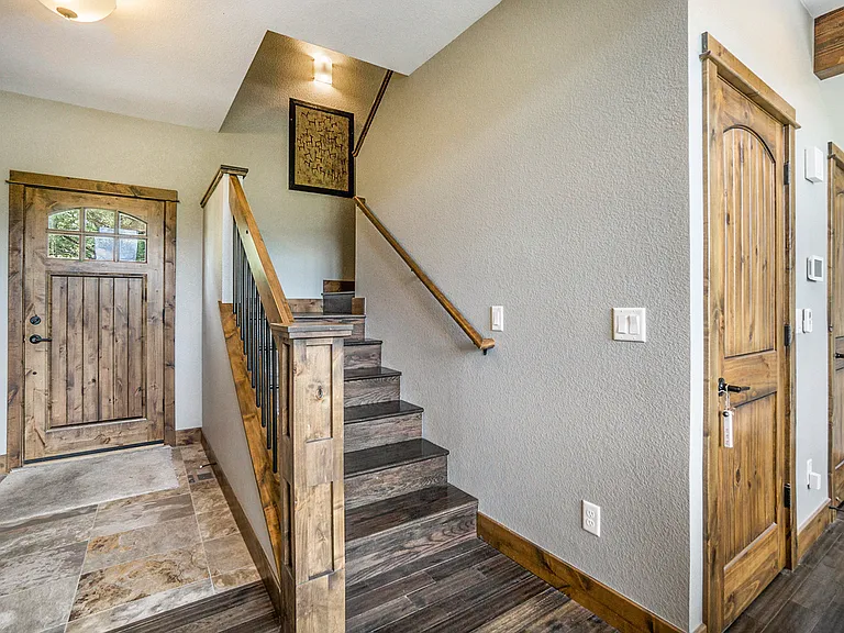 1355 Broadview Rd — Photo 15