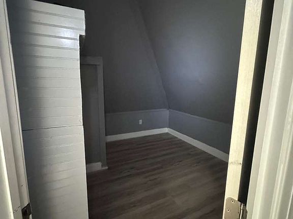 4th image of 125 Day St #3