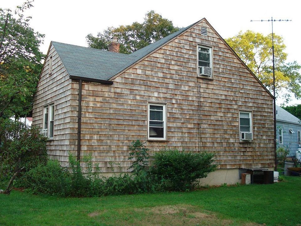 3 Bedroom Cape, 4/10 Of An Acre, Hugh Park Right Behind House For Kids
