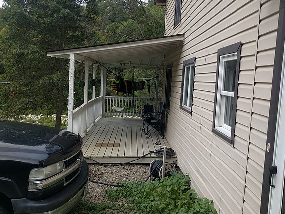 Side of wraparound porch