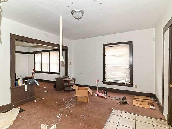 3rd image of 520 N Dearborn St