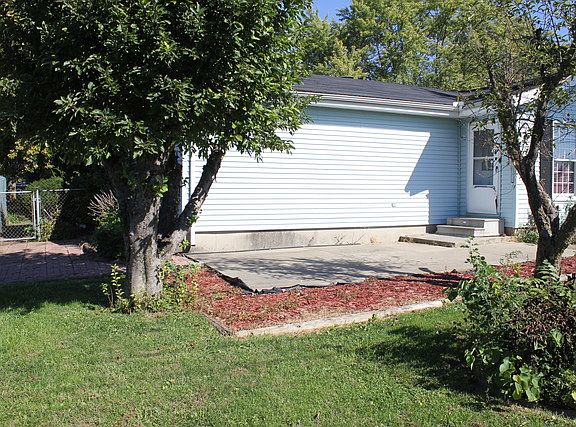 4th image of 1307 Southlawn Dr