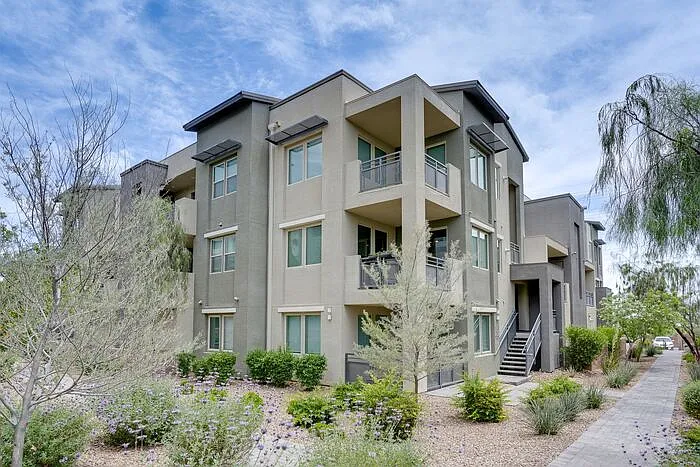 2 bed, 3.0 bath, 1342 sqft, $2,375 — Photo 2