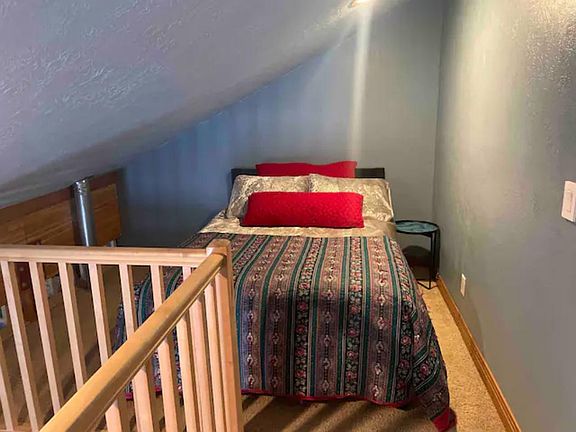 4th image of 170 Lower Evergreen Dr
