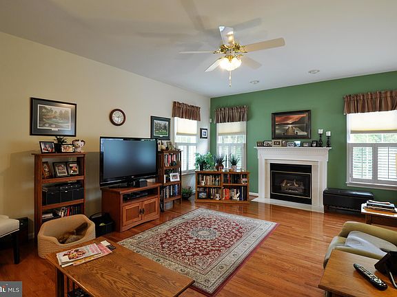 5th image of 10103 Mulligan Ct