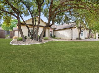 551 Peterson Ln, Lakeway, TX 78734