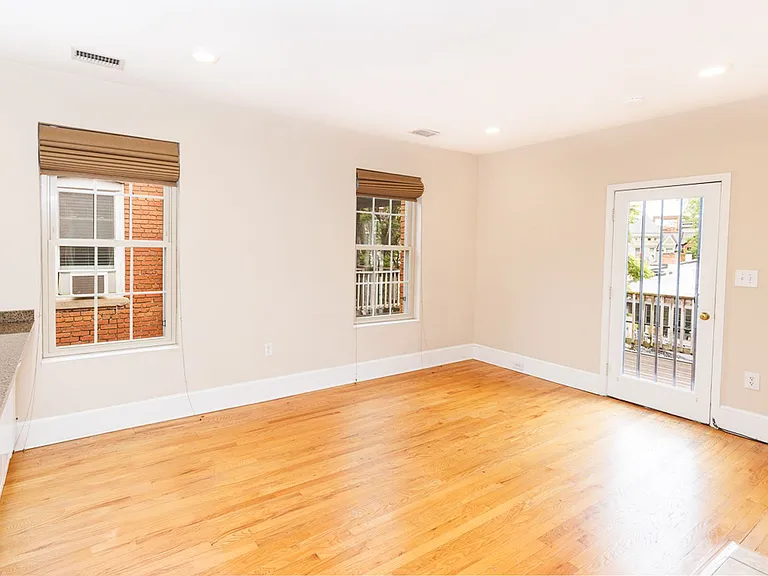 1738 T St NW #4 — Photo 3