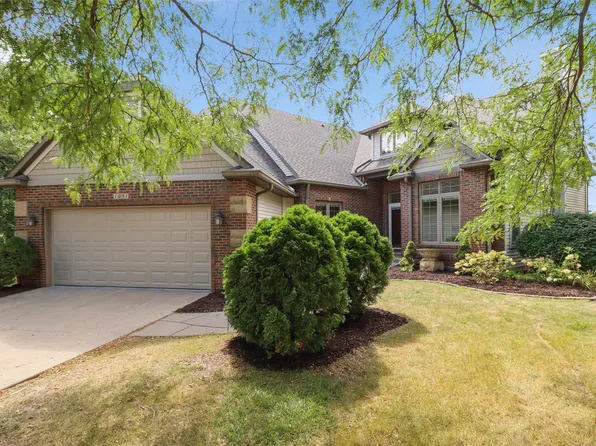 1051 Glen Oaks Dr, West Des Moines, IA 50266