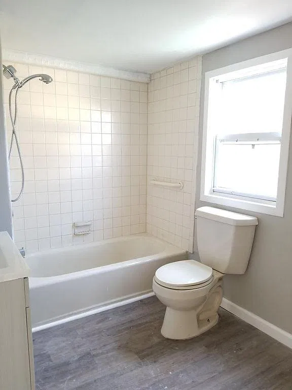 3 bed, 1023 sqft, $3,000 — Photo 4
