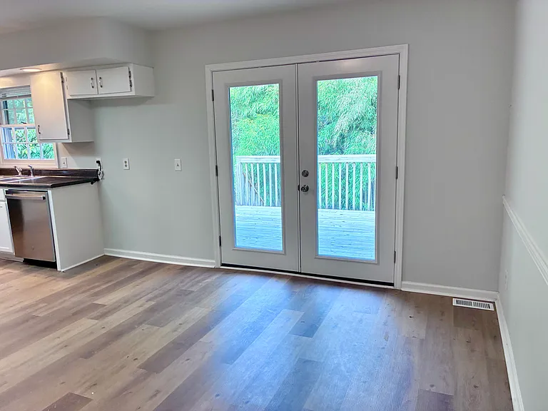 8600 Marigold St — Photo 7