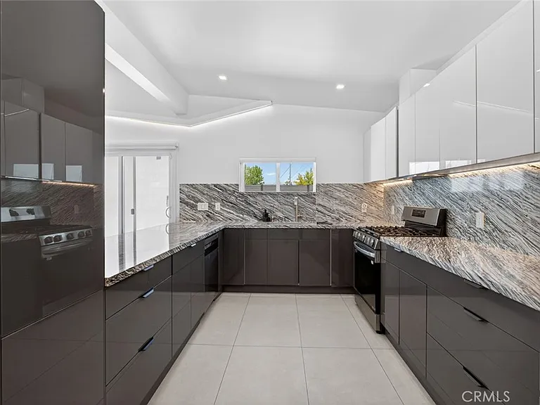 10806 Paso Robles Ave — Photo 11