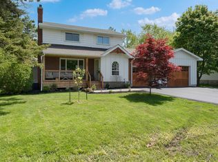 22 Montgomery Blvd, Kingston, ON K7M 3N6