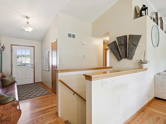 3rd image of 561 Hosanna Heights Ct