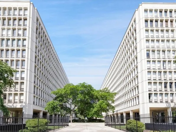 1450 E 55th Pl APT 630S, Chicago, IL 60637