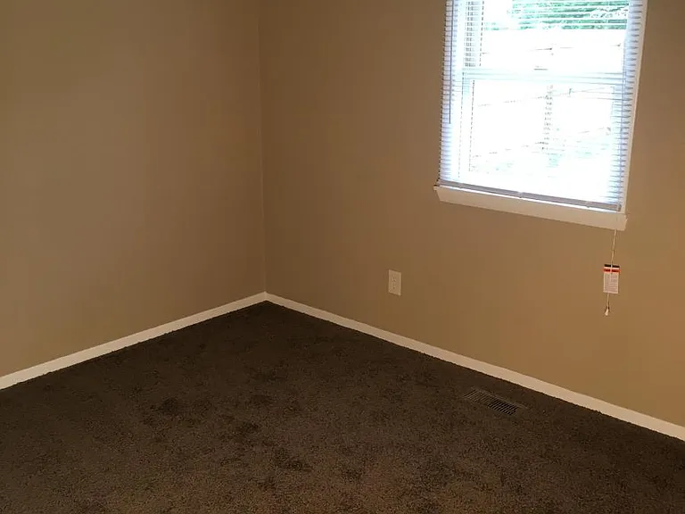 332 S Hickory Pl — Photo 5