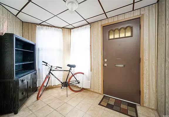 2nd image of 6533 Admiral Ave