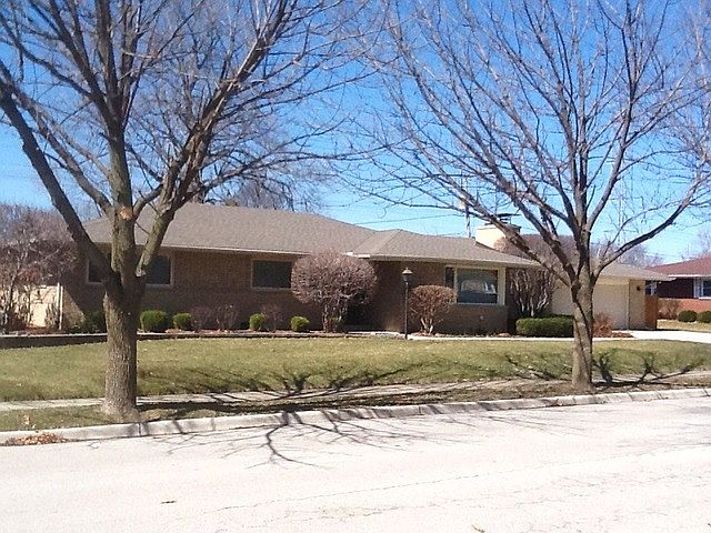 1st image of 609 Palladium Dr W
