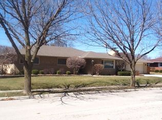 609 Palladium Dr W, Joliet, IL