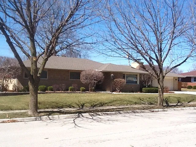 609 Palladium Dr W photo 1