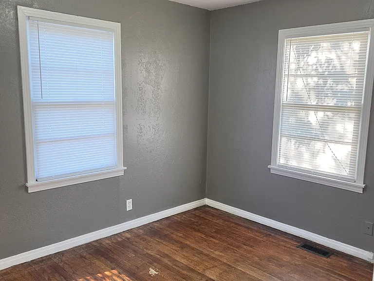 1611 N Marrs St — Photo 7