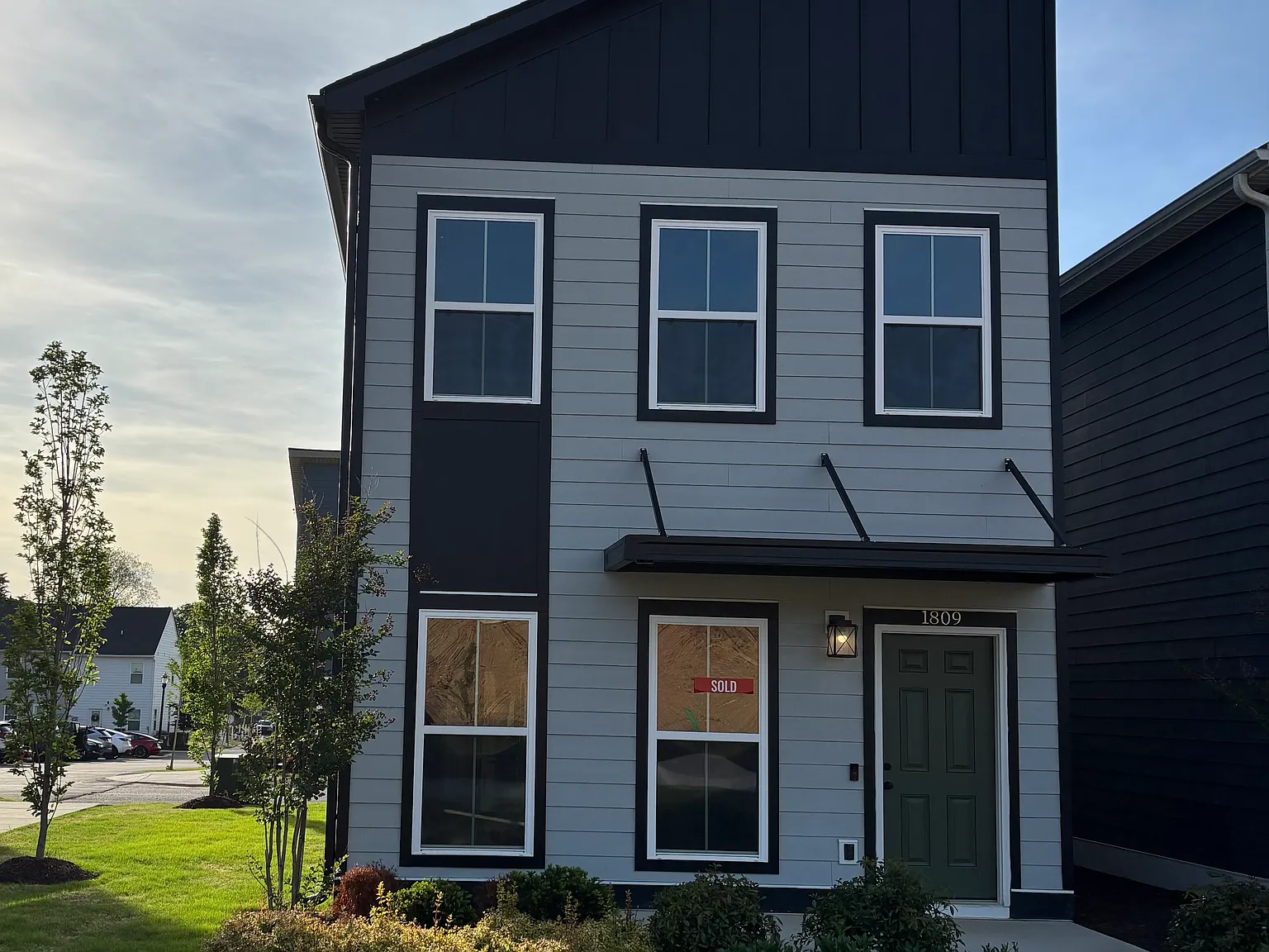 2 bed, 2.5 bath, 1412 sqft, $1,995 — Photo 1