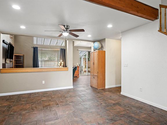 4th image of 1636 Sandalwood Court