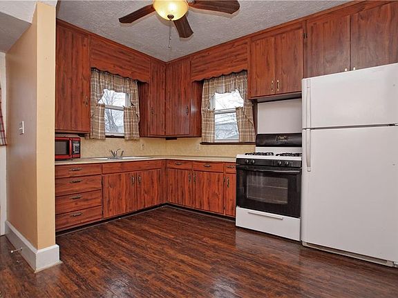 3rd image of 1447 Orchard Heights Dr