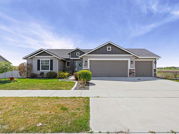 3rd image of 2025 N Thistle Dr