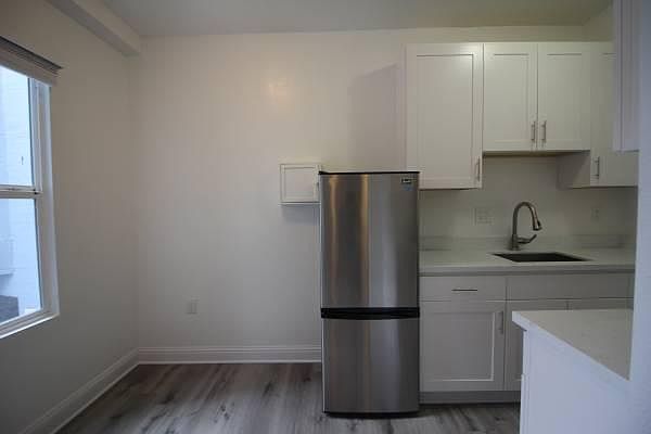 1st image of 665 Eddy St #4