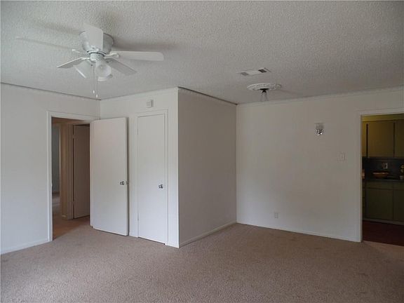 4th image of 4412 Carol Ave