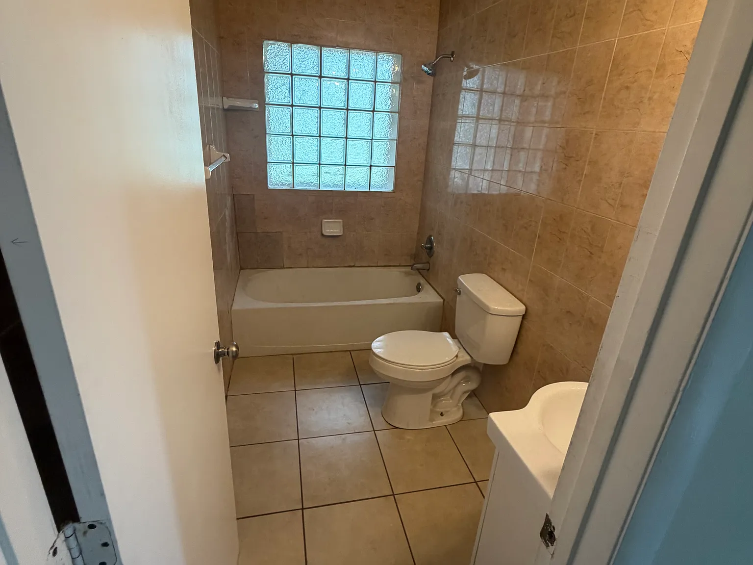 2 bed, 1280 sqft, $1,950 — Photo 3