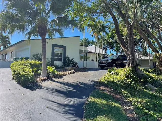 7940 SW 173rd Ter — Photo 13