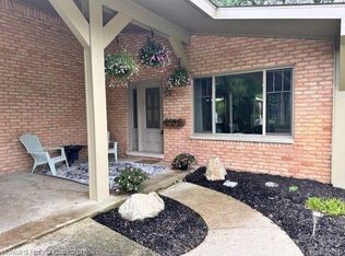 7885 Perry Lake Rd, Clarkston, MI 48348