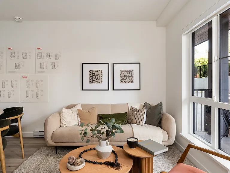 2762 Lonsdale Ave — Photo 12