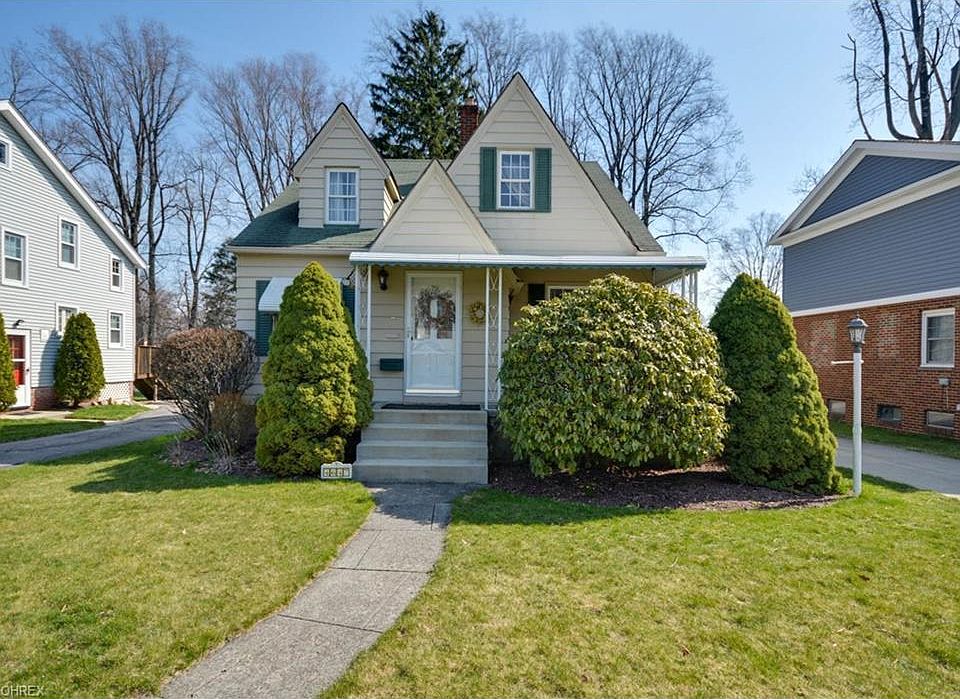1st image of 4647 W 228th St
