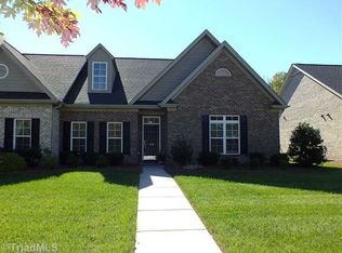 1418 Crestlawn Trl, Pfafftown, NC 27040