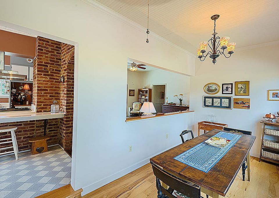 949 Old White Bridge Rd, Waynesboro, VA 22980 Zillow