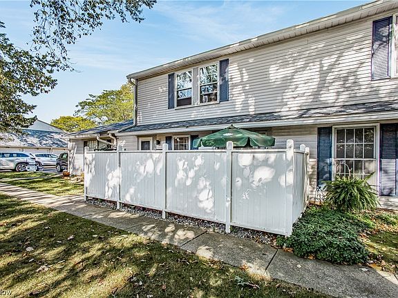3rd image of 20547 Williamsburg Ct #217D