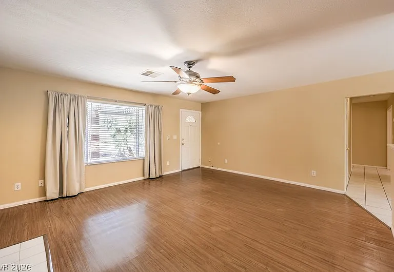 532 Mona Ln — Photo 6
