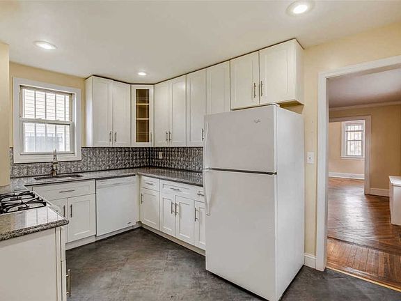 4th image of 8262 172nd St