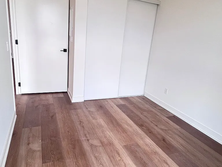 33 Erie Ave #402 — Photo 24
