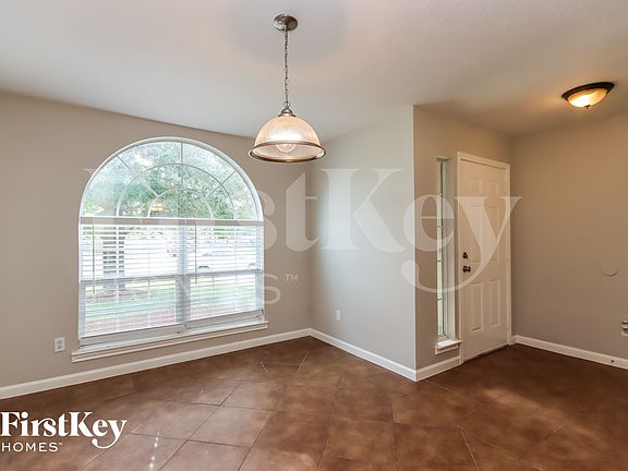 5th image of 2305 Shady Pine Dr