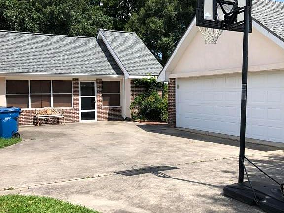 3rd image of 504 River Woods Dr