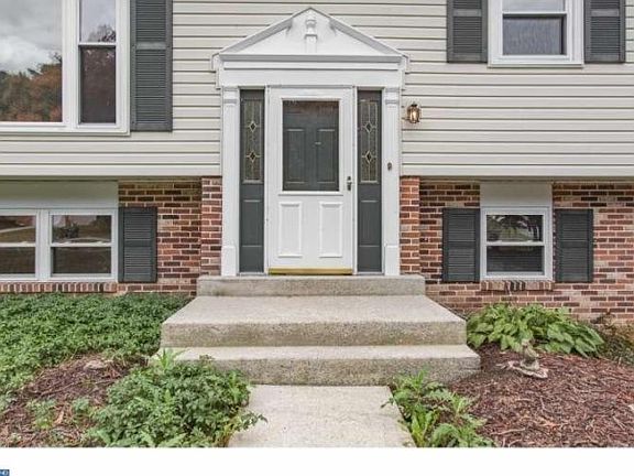 4th image of 3206 Sylvan Dr