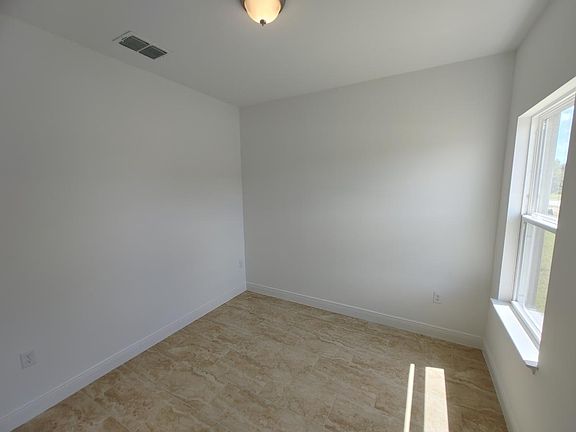 5th image of 1913 Escambia Ln