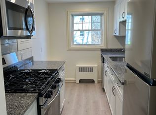 169 Thoreau St, Concord, MA 01742